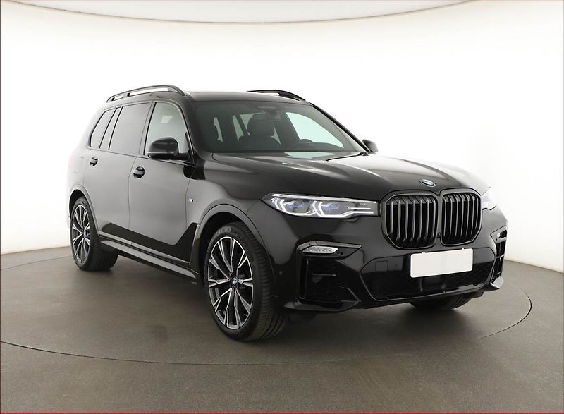 BMW X7 (2021) xDrive40d - fotka 1 z 20