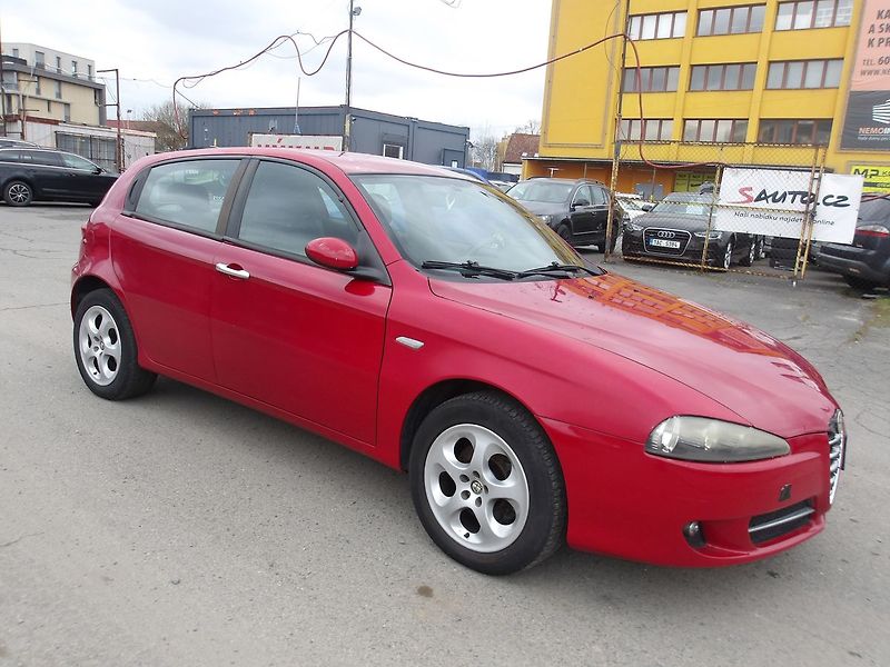 Alfa Romeo 147 1,6i 77kW LPG - fotka 8 z 30