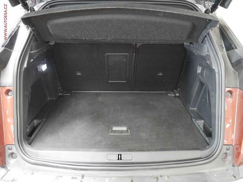 Peugeot 3008 (2018) 2.0HDi, AT, LED, navi - fotka 7 z 25