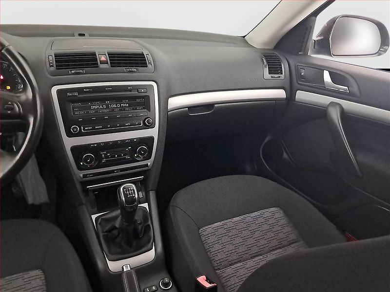 Škoda Octavia (2013) 2.0 TDI, Serv.kniha, Tempomat - fotka 8 z 18