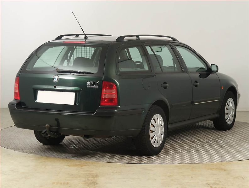 Škoda Octavia (2000) 2.0, po STK, Tažné, Klima - fotka 5 z 14