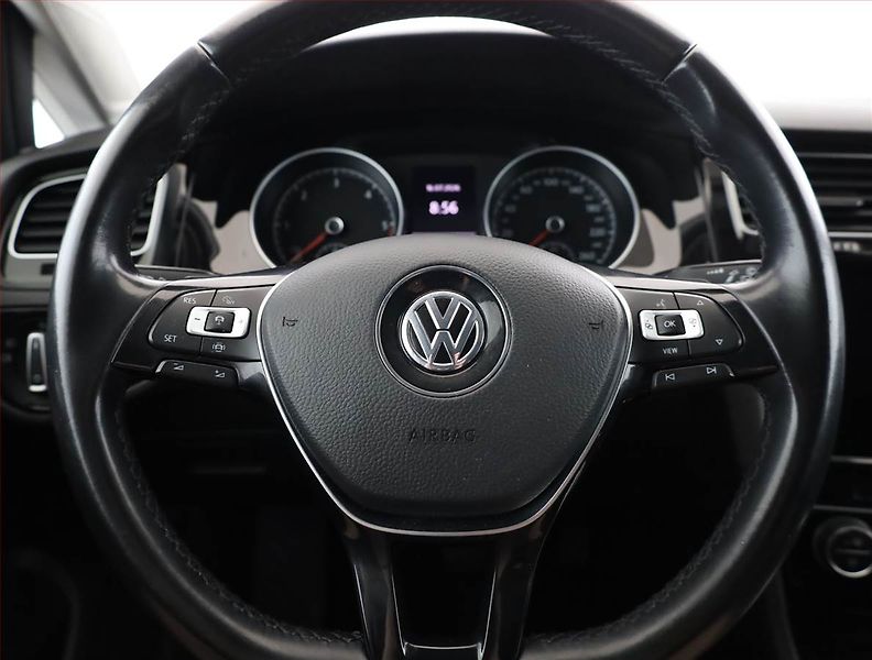 Volkswagen Golf (2019) 1.6 TDI, Automat, Tempomat - fotka 8 z 19