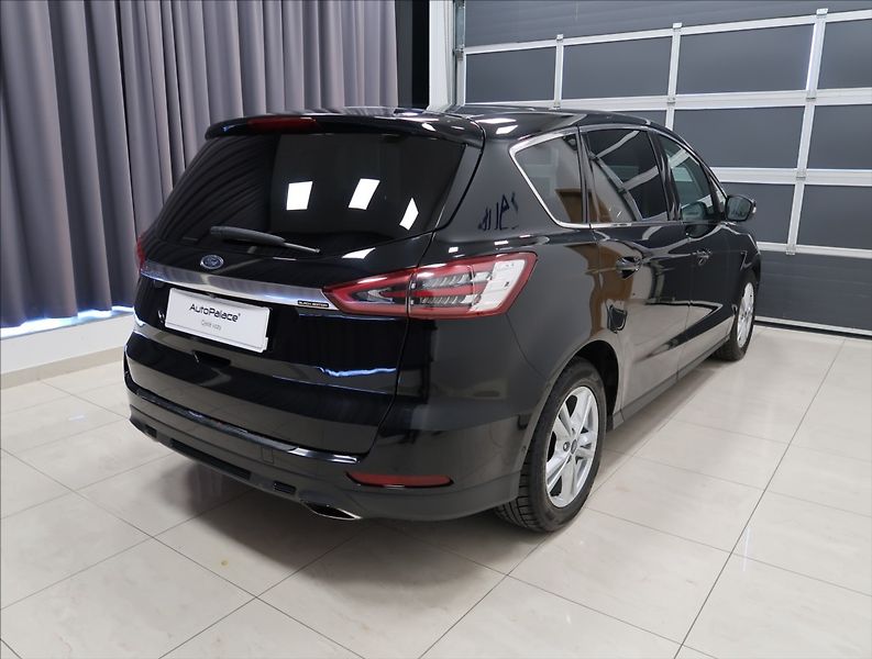 Ford S-MAX 2,0 EcoBlue NAVI KAMERA VÝHŘEV - fotka 5 z 46