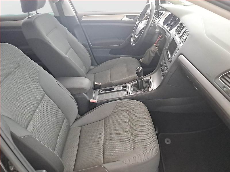 Volkswagen Golf (2014) Comfortline 2.0 TDI, Tempomat - fotka 9 z 17