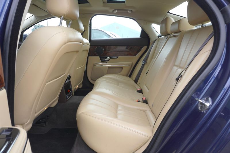 Jaguar XJ 5.0 V8 PREMIUM LUXURY - fotka 42 z 53