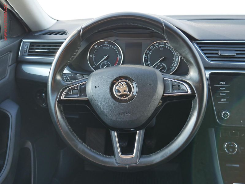 Škoda Superb (2017) 2.0 TDi, ČR, Ambition, bixen - fotka 8 z 25