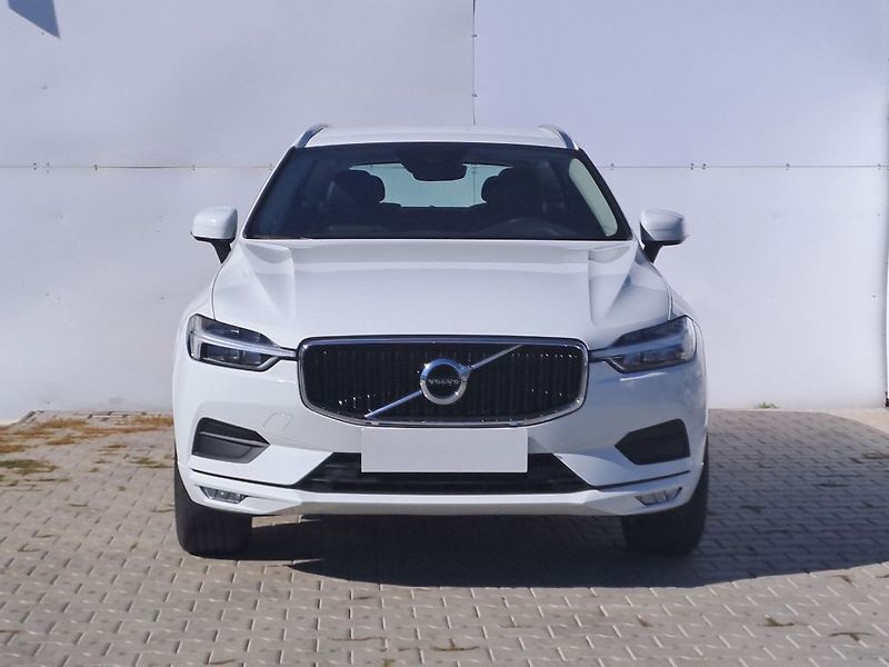 Volvo XC60 Momentum Pro B4 AWD 145kW - fotka 3 z 29