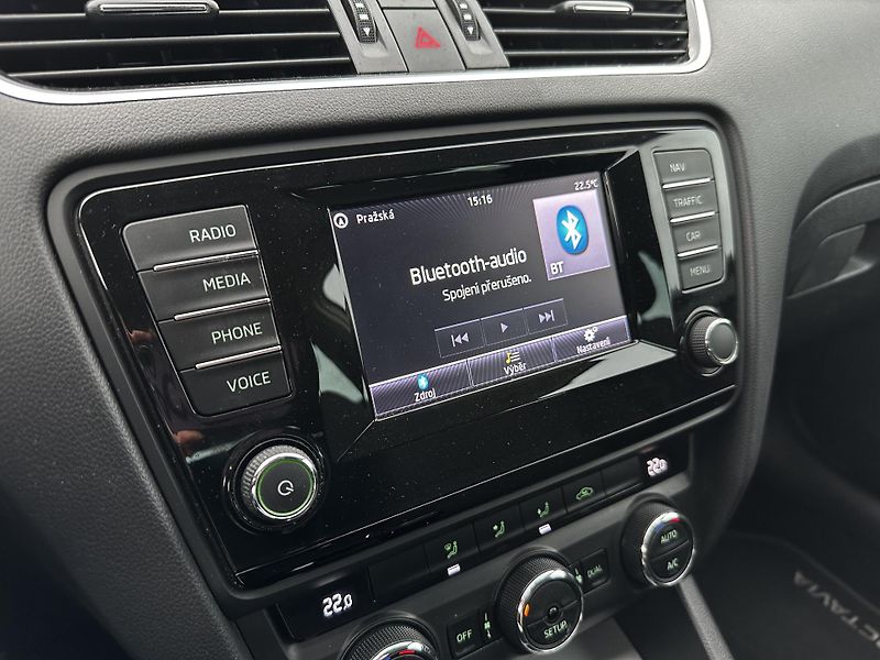 Škoda Octavia Combi 1.6 TDI Ambition - fotka 10 z 31