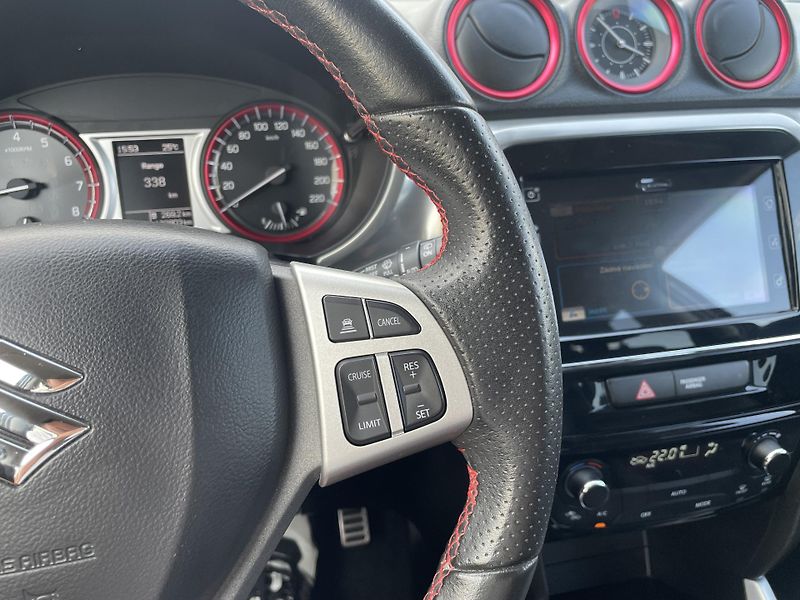 Suzuki Vitara (2017) 1.4 BoosterJet 103 kW - fotka 15 z 31