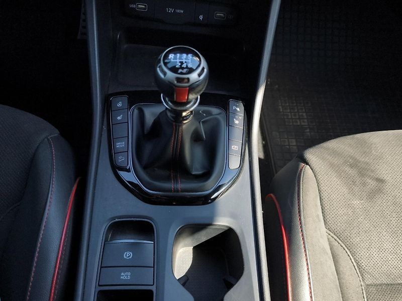 Hyundai Tucson (2022) N-line 1.6 T-GDI MHEV 132kW, Č - fotka 21 z 25