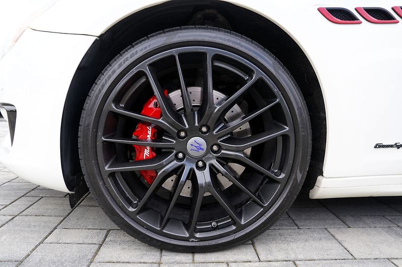 Maserati Quattroporte S Q4 3.0i V6/410 PS/automat/B& - fotka 49 z 50