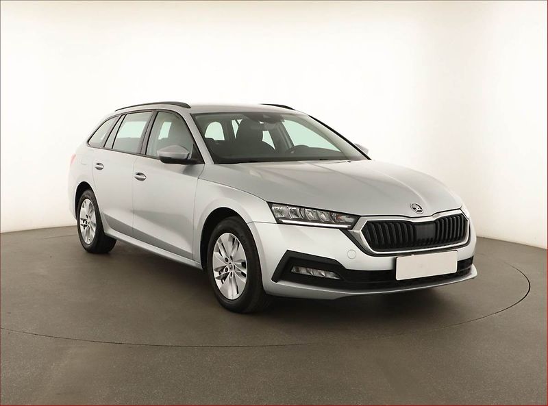 Škoda Octavia (2022) Ambition 2.0 TDI, ČR,1.maj - fotografie inzerátu
