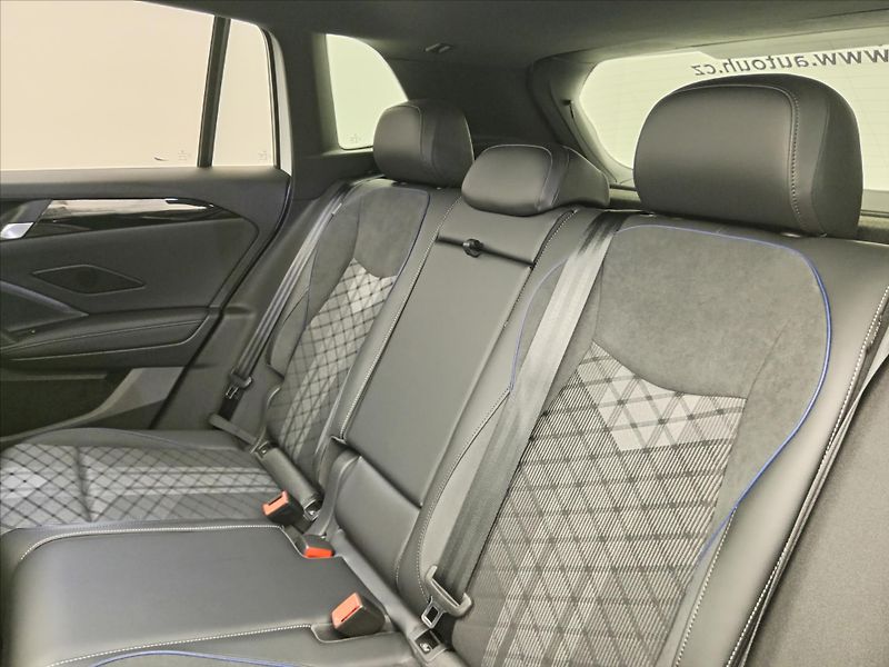 Volkswagen Tiguan 1,5 RLine People 200kW eHybrid - fotka 13 z 20