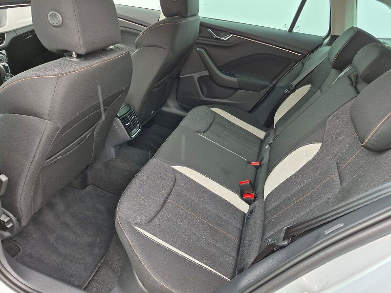 Škoda Scala (2025) Top Selection 1.0 TSI 85kW DSG - fotka 26 z 29