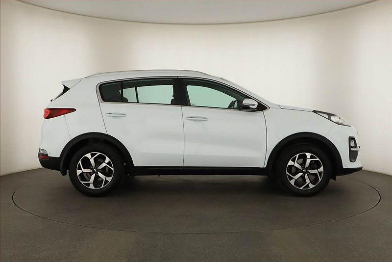 Kia Sportage (2019) 1.6 GDI, Navi, Tempomat - fotka 6 z 16