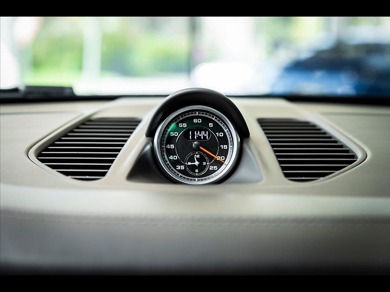 Porsche 911 Turbo S Karbon/Burmester/PCCB/ - fotka 17 z 23