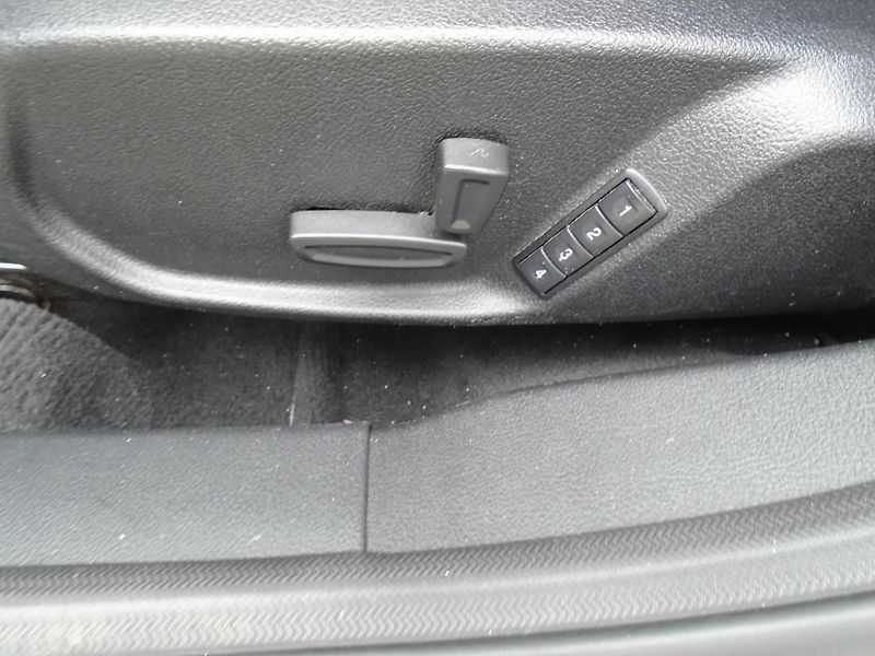 Ford Mondeo 2.0Tdci 103kW Titanium Aut - fotka 21 z 27