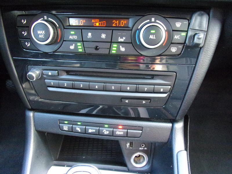 BMW X1 (2015) xDRIVE18d 105kW 1.MAJITELKA ČR - fotka 12 z 23