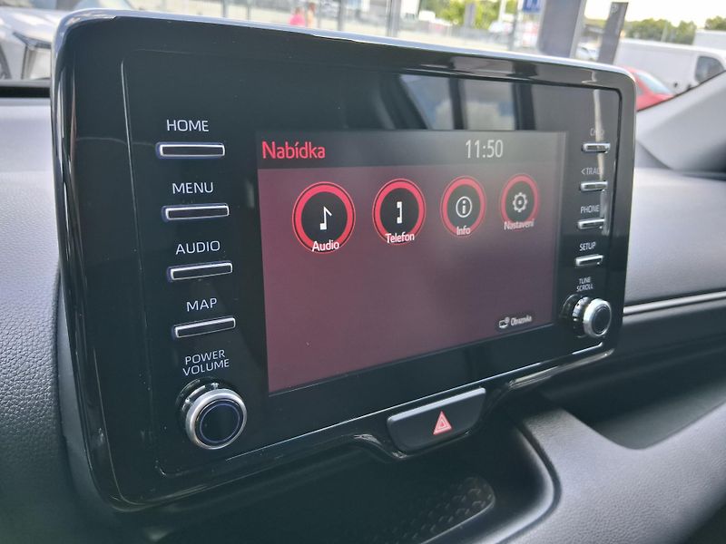 Toyota Yaris COMFORT STYLE 1.5 Hyb. 85 kW - fotka 20 z 27
