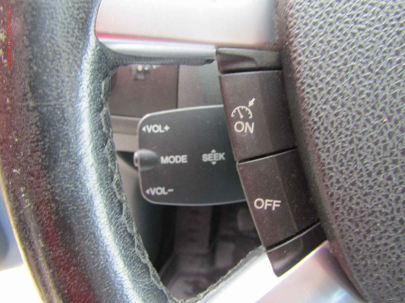 Ford Focus (2007) 1.6i, ČR, AC - fotka 15 z 16