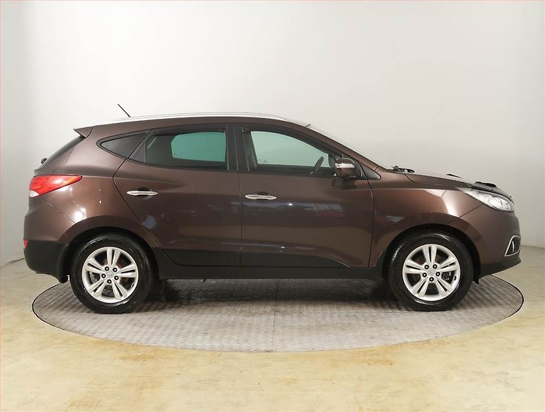 Hyundai ix35 (2012) 2.0 CRDi, 4X4, Serv.kniha - fotka 6 z 19