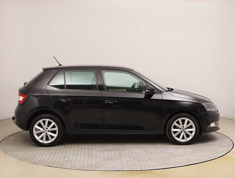 Škoda Fabia (2017) 1.2 TSI, Tempomat - fotka 6 z 23