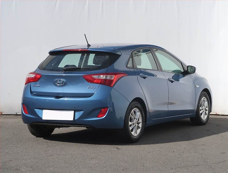 Hyundai i30 (2015) 1.6 MPI, Serv.kniha, Tempomat - fotka 5 z 17