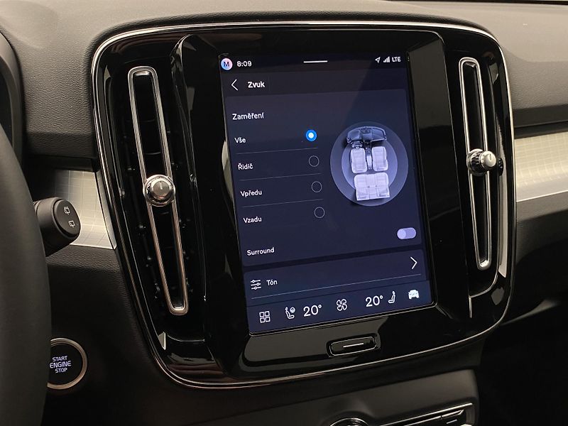 Volvo XC40 (2026) B3 AUT DARK PLUS - fotka 54 z 60