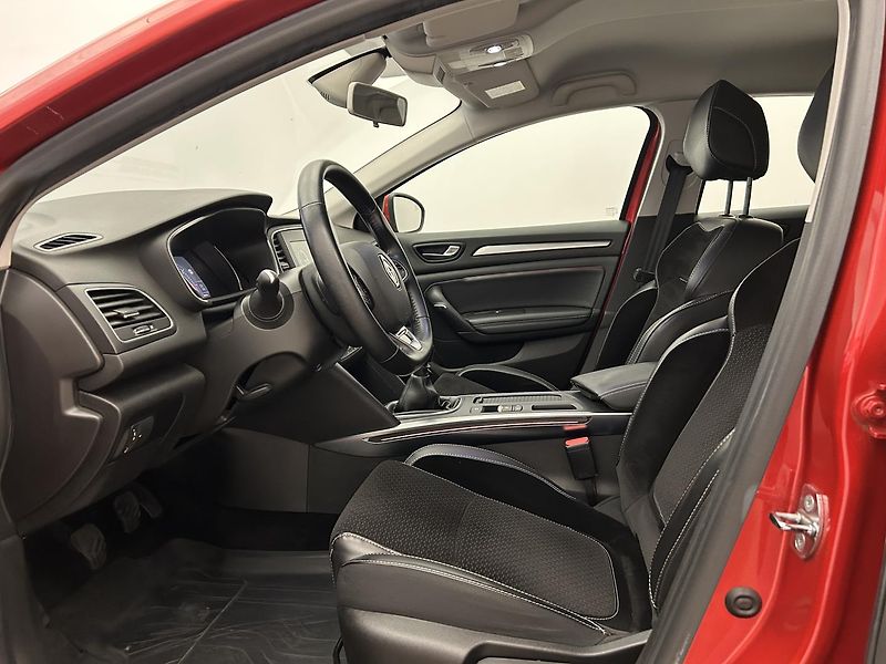 Renault Mégane 1.2 TCe - fotka 21 z 28
