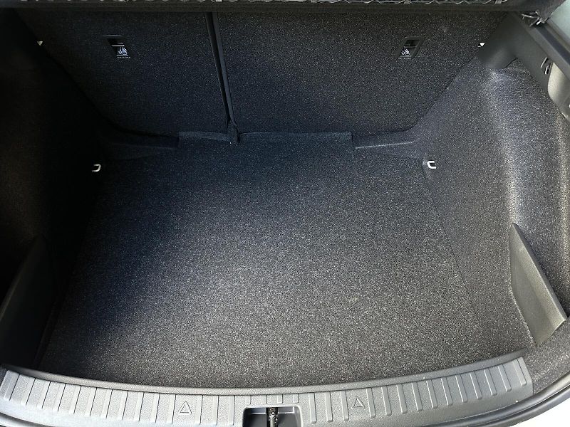 Škoda Scala 1.0TSi DSG 116PS KLIMA AC V.Co - fotka 37 z 37