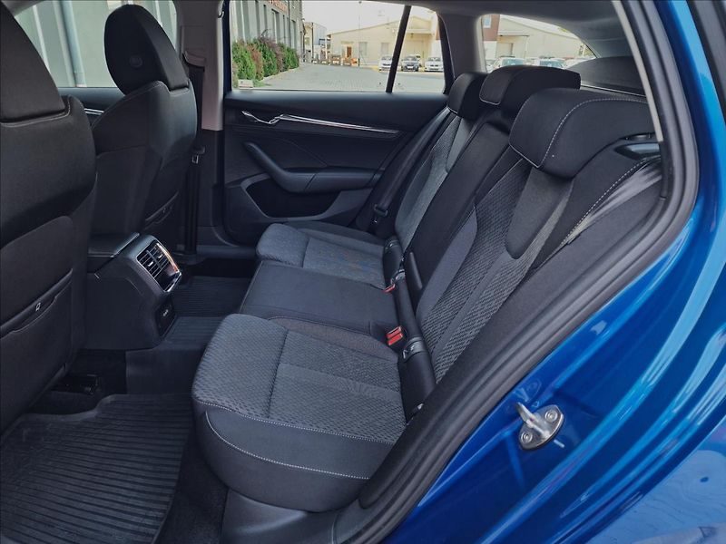 Škoda Octavia 2.0TDI 110kW DSG Style, 1.Maj - fotka 17 z 50