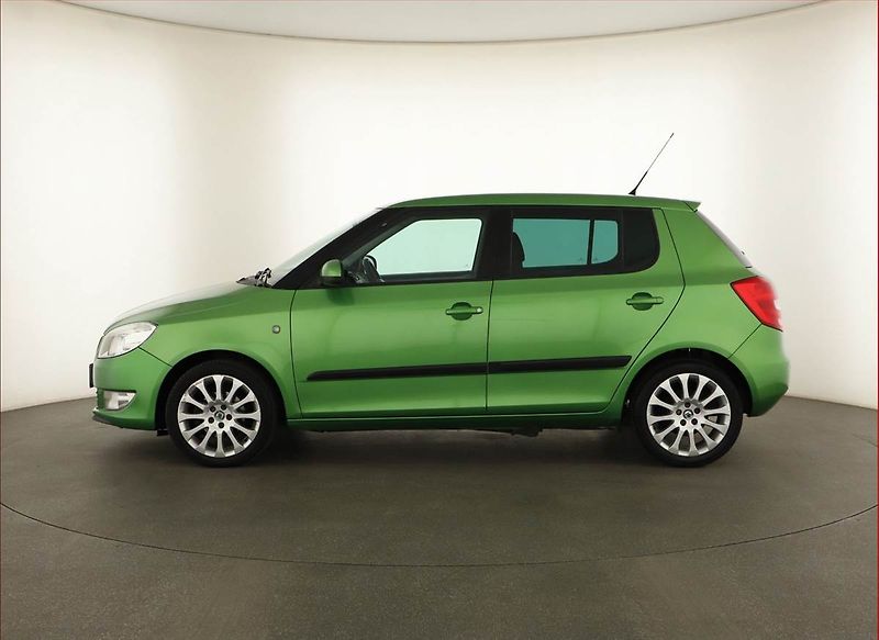 Škoda Fabia (2011) Sport 1.2 TSI, oblíbený vůz - fotka 3 z 12