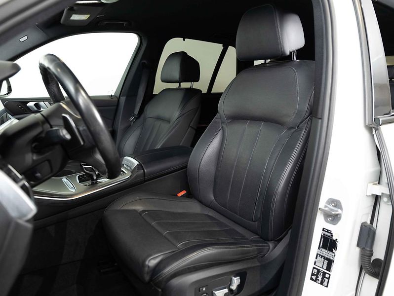 BMW X5 xDrive30d - fotka 18 z 22