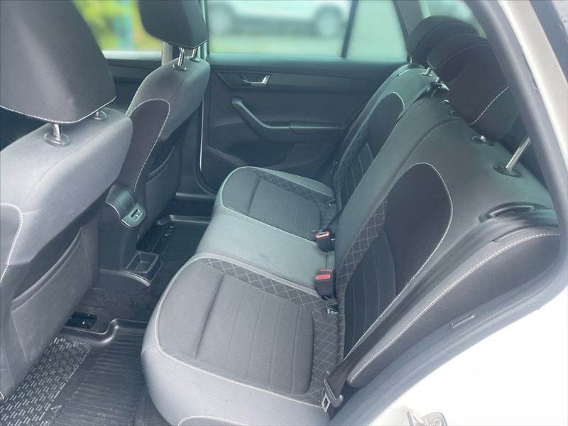 Škoda Fabia 1,0 TSI 70 Ambition - fotka 8 z 11