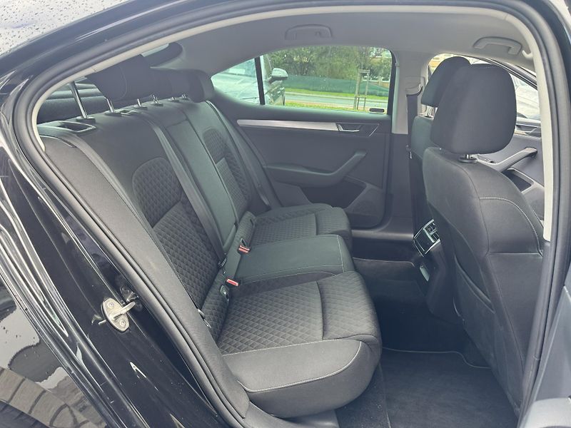 Škoda Superb Ambition - fotka 17 z 33