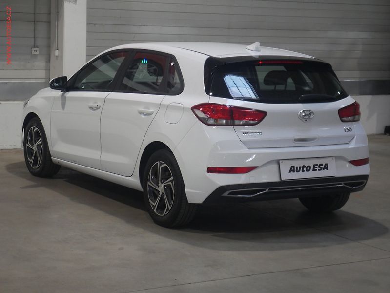 Hyundai i30 (2020) 1.0T-GDi, ČR, AC, temp - fotka 6 z 17