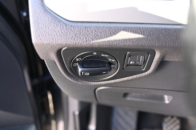 Volkswagen Touran 1.2TSI 81KW Comfort 7mist 3/17 - fotka 29 z 60