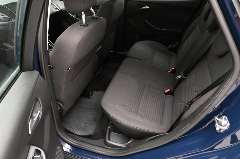 Ford Focus 1,0 EcoBoost 92 kW TAŽNÉ Záruk - fotka 14 z 30