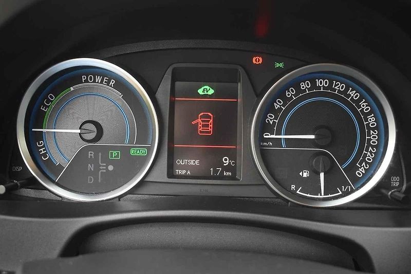 Toyota Auris hybrid je dlouhověká ojetina s nízkou spotřebou