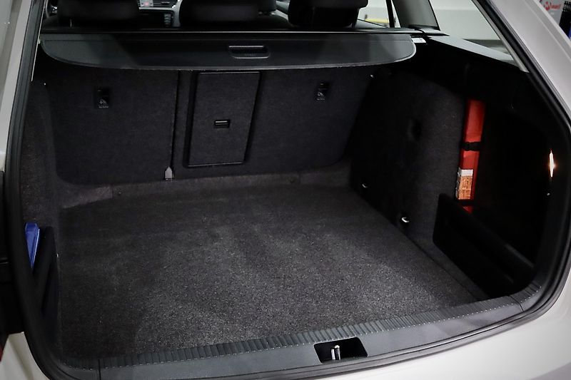 Škoda Octavia 3 Combi 1.4 TSI 103 kW - fotka 28 z 28