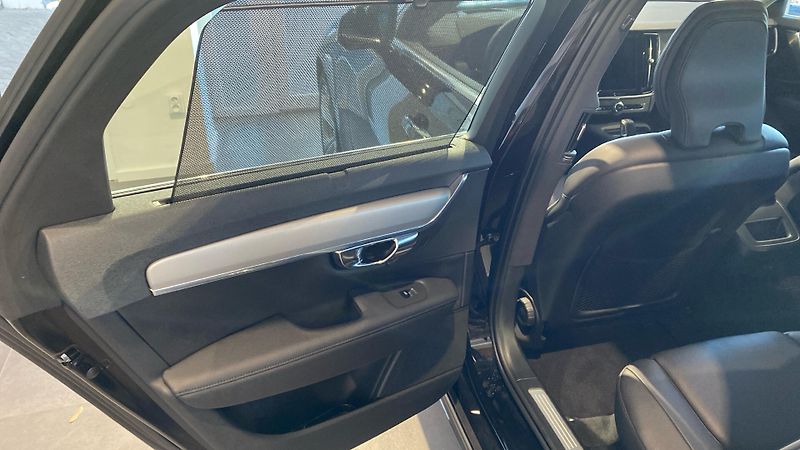 Volvo V90 MOMENTUM PRO, B4 FWD, 145+10 k - fotka 23 z 28