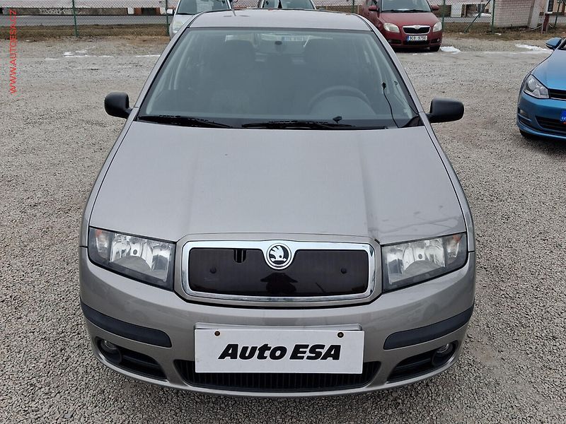 Škoda Fabia (2007) 1.2i, AC, park.asist - fotka 2 z 16