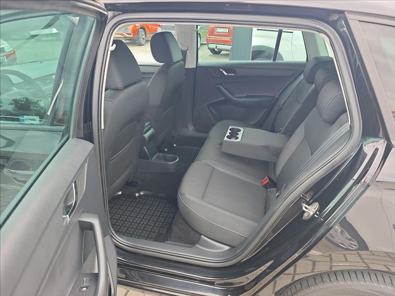 Škoda Rapid 1,6 TDI CR 66kW 7DSG  Spacebac - fotka 11 z 20