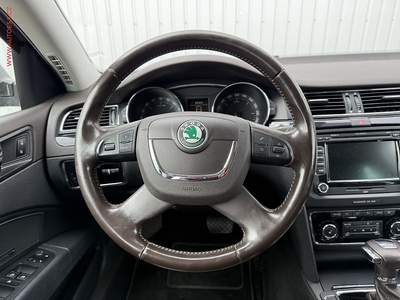 Škoda Superb (2012) 2.0 TDi, ČR, L&K, DSG, STK3 - fotka 13 z 20