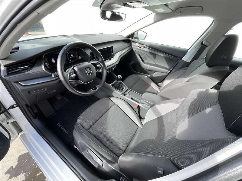 Škoda Octavia 1,5 TSI Combi Ambition Plus - fotka 5 z 23