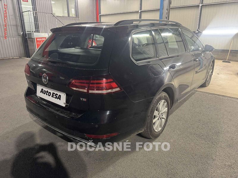 Volkswagen Golf (2017) 1.4TSi - fotka 2 z 3