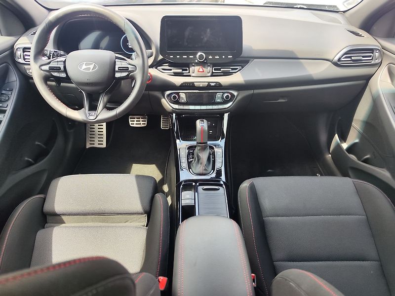 Hyundai i30 1.5 T-GDI/103kW N-Line DCT - fotka 14 z 32