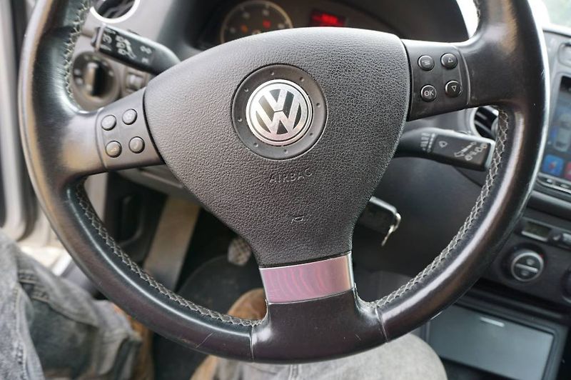 Volkswagen Golf Plus (2008) 1,9 - fotka 21 z 24