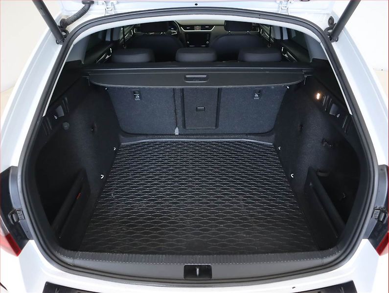 Škoda Octavia (2019) 2.0 TDI, Automat, Navi - fotka 14 z 23