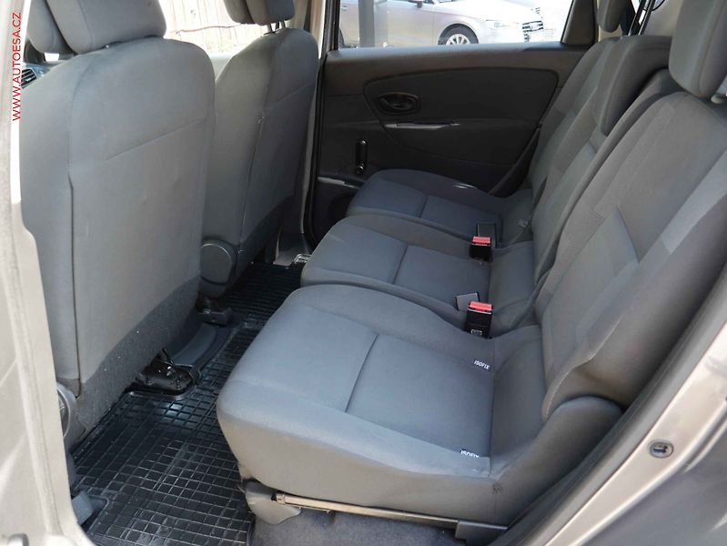 Renault Scénic (2010) 1.5dCi, AC, temp - fotka 10 z 16